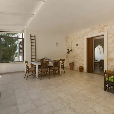Cri Villa *